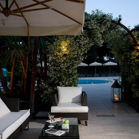 Szálloda - Eur Parco Dei Medici By Ihg 4*