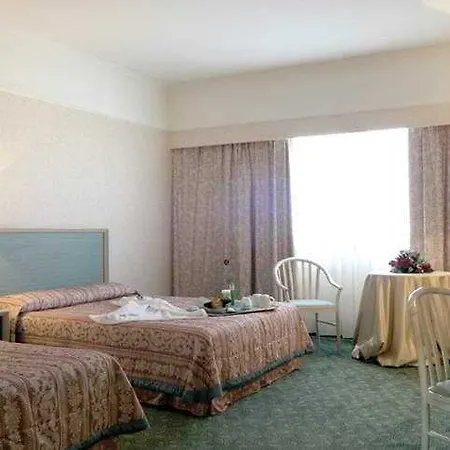 Szálloda - Eur Parco Dei Medici By Ihg 4*